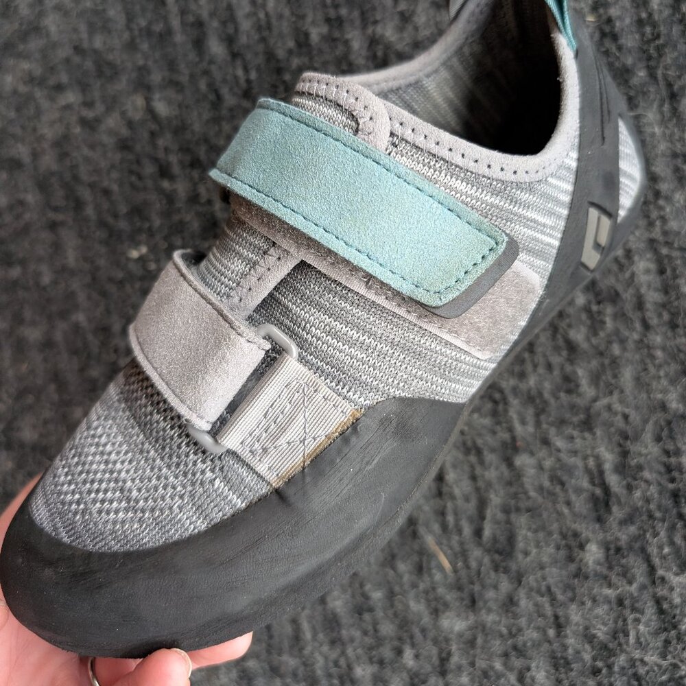 PERFECT CONDITION - Black Diamond Momentum Climbing Shoes - SIZE 7